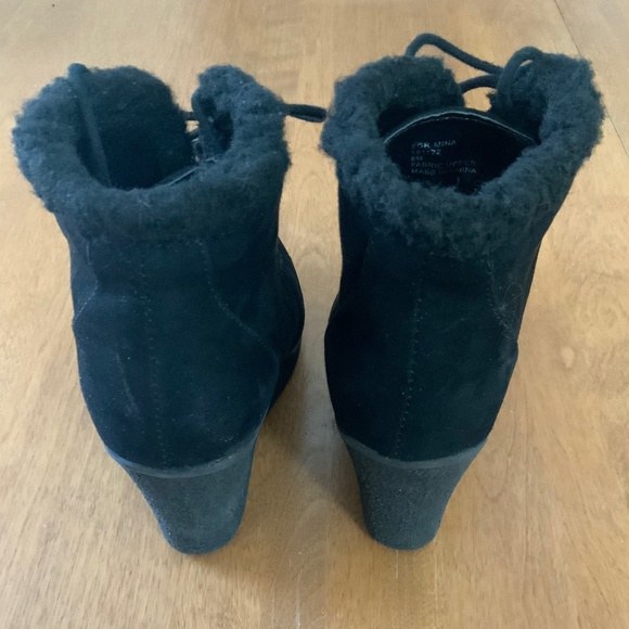 Wedge Booties Lace Up Suede Faux fur size 8 - Picture 3 of 5